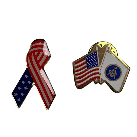 American & Massachusetts Flag Crossed Lapel Pin Set Patriotic Ribbon Pin A513 - Picture 1 of 5